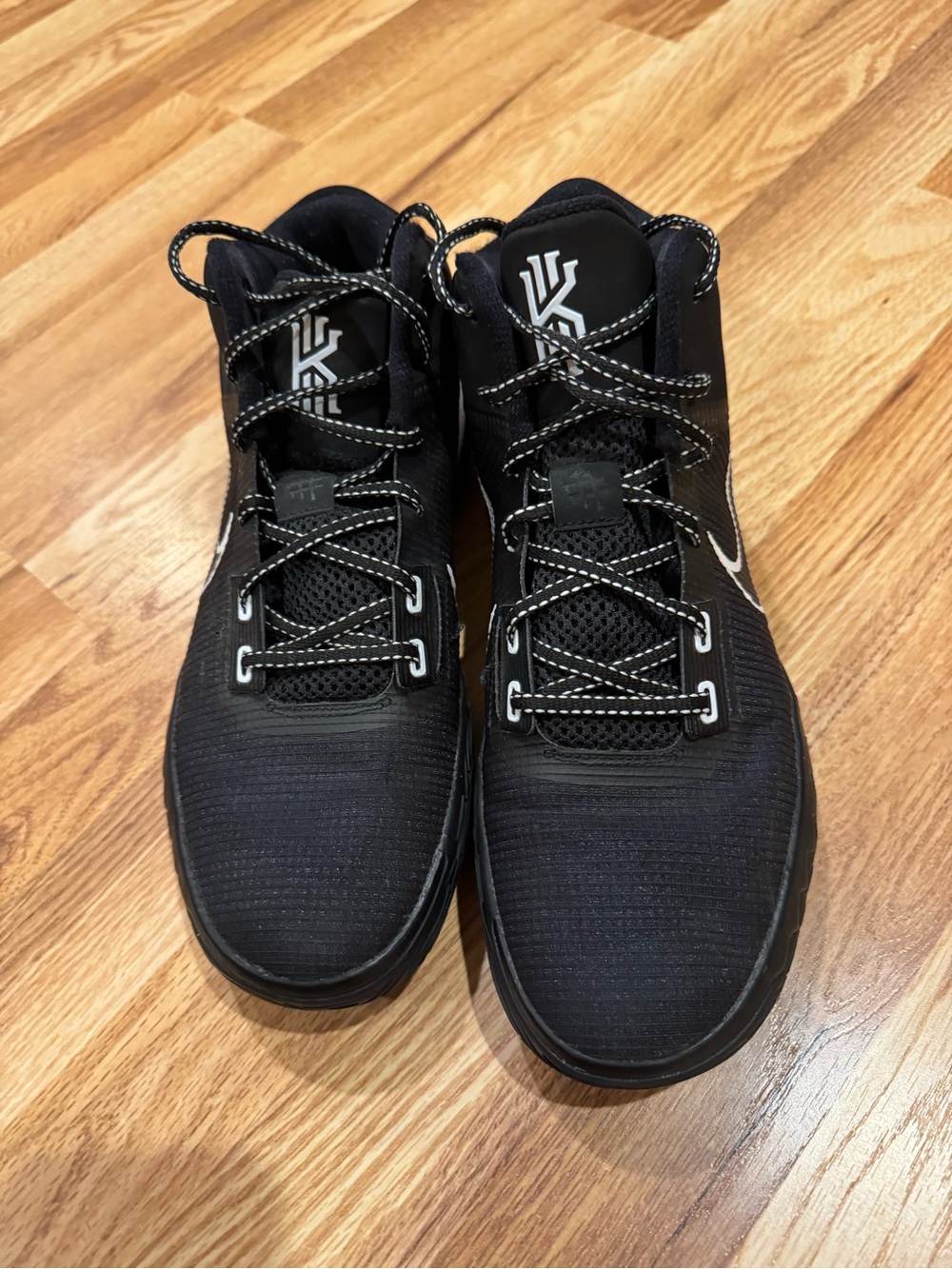 Nike Men’s Black Sneakers with White Accents